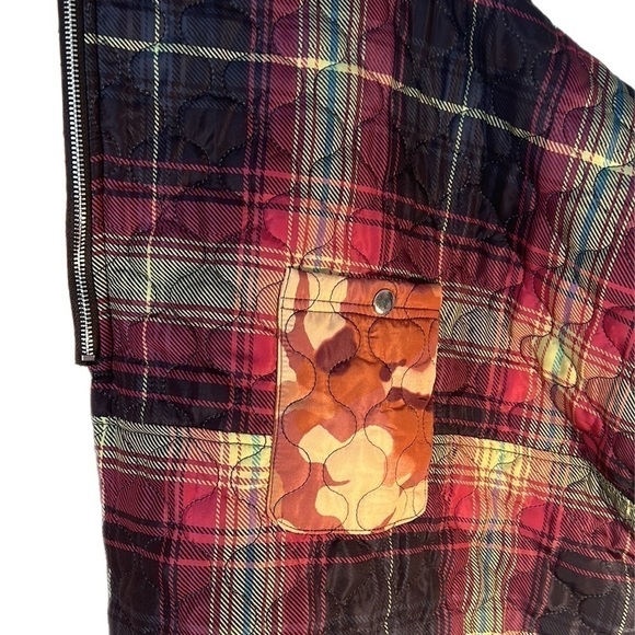 NWOT Urban Outfitters Women's Nylon Quilted Boxy Patchwork Poncho One Size - Picture 13 of 13